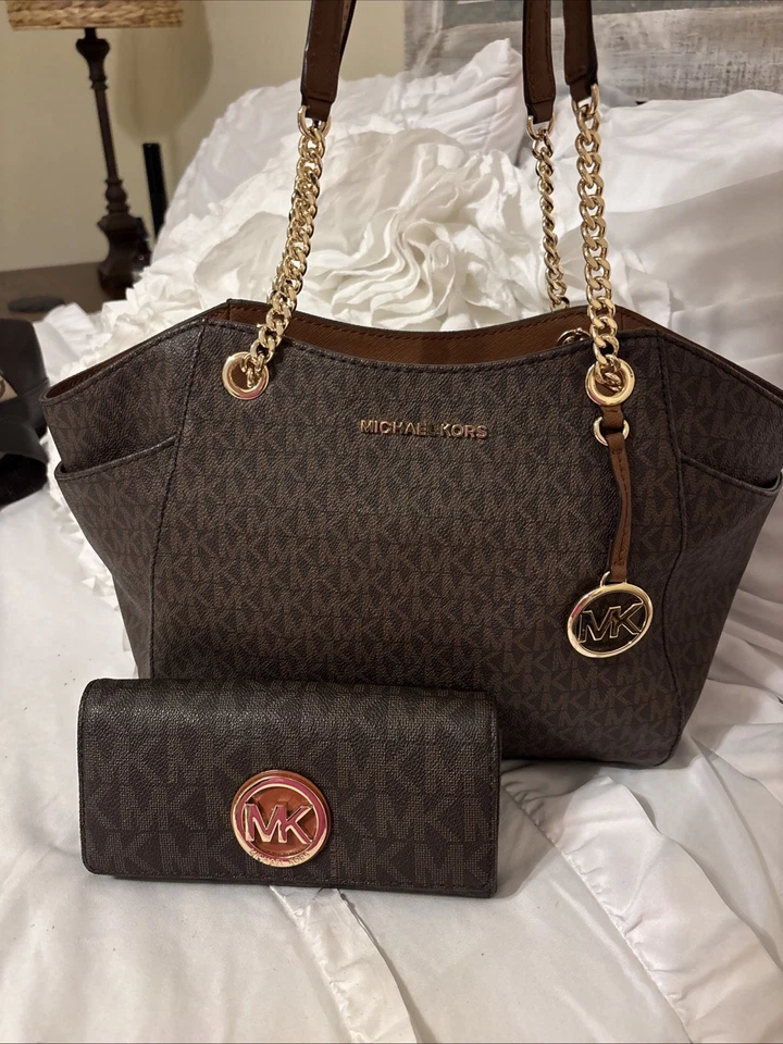 Bolso de Mano Michael Kors Jet Set Grande Firma Cadena con Cartera Grande a Juego Foto 2 de 4