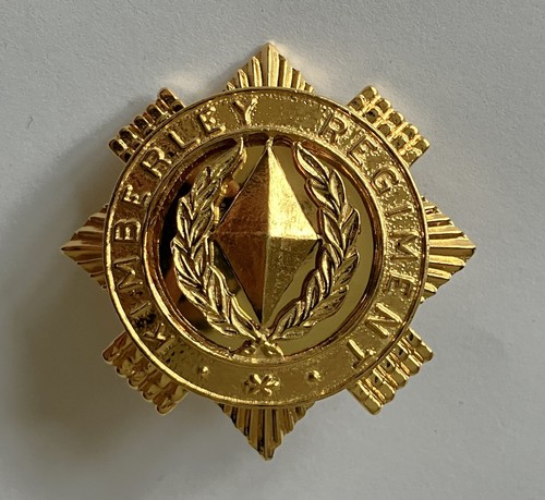 South African Army Kimberley Regiment officer's cap badge - Picture 1 of 2