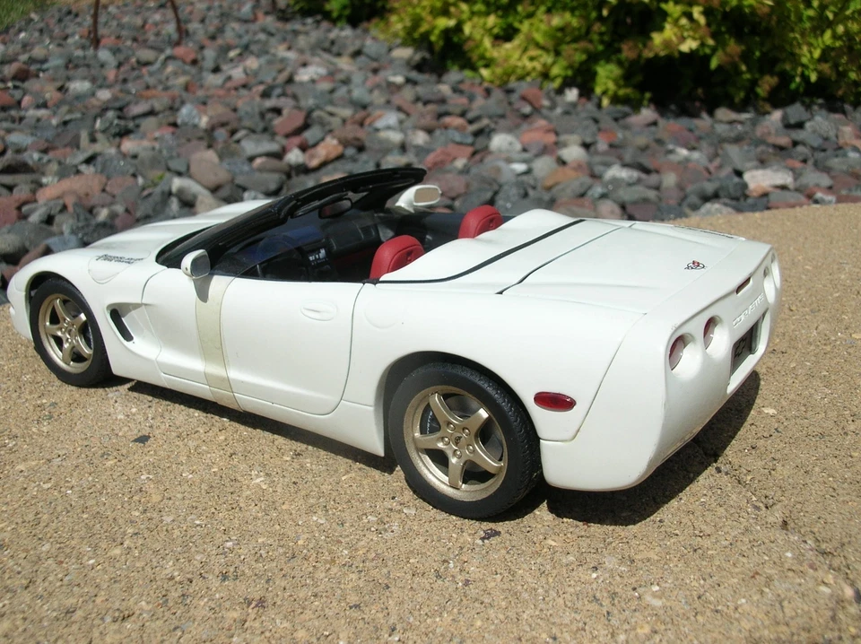 UT C5 Corvette Convertible with Magnesium Wheel Package. - Image 4 of 4