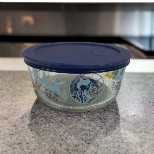 Pyrex Batman Special Edition 4-Cup Storage Bowl w/ Lid Bat Dark Knight DC Glass
