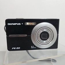 Olympus FE-20 Digital Photo Camera XD Memory Card 64MB Battery Charger
