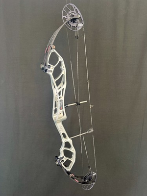 #ad PSE Citation 36 Satin Mercury 60LBS SE Cam Right Hand Great Condition $589.99