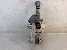 VW TRANSPORTER T5 BUS 1.9 TDI GEAR SHIFT GATE 7H0711061C GEAR KNOB 5 SPEED