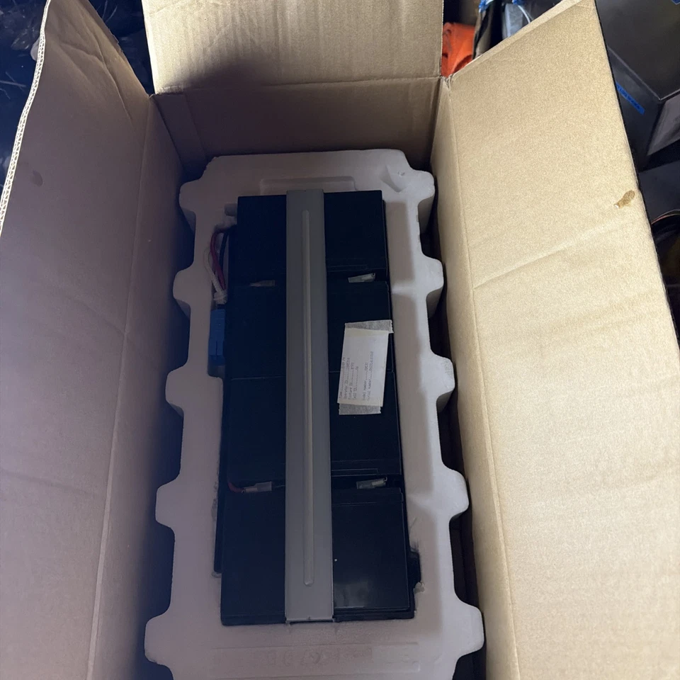 APC Battery Replacement Cartridge RBC31 (OEM) - Image 3 of 3