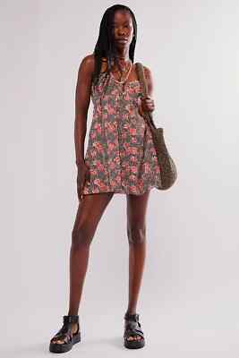 designer red mini dress Red Pleated Mini Dress: Romantic Shoulderless Lace Cup Design for Fest