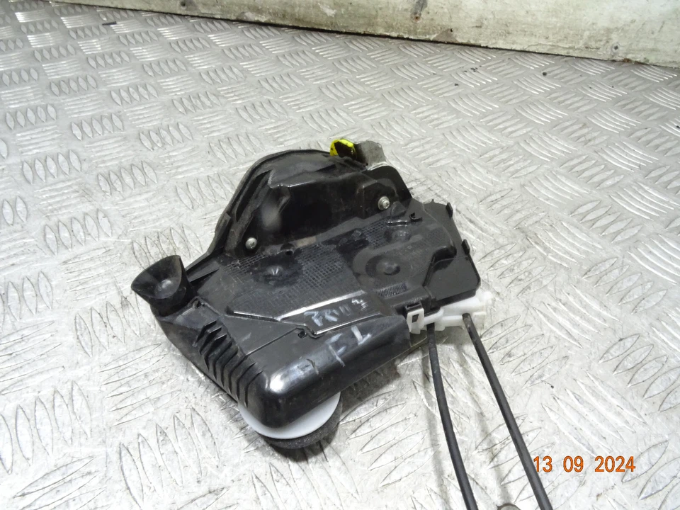 2017 TOYOTA PRIUS HYBRID 5 DRS HATCH FRONT LEFT DOOR LOCK & LINKAGE HANDLE *4978 - Image 3 of 4