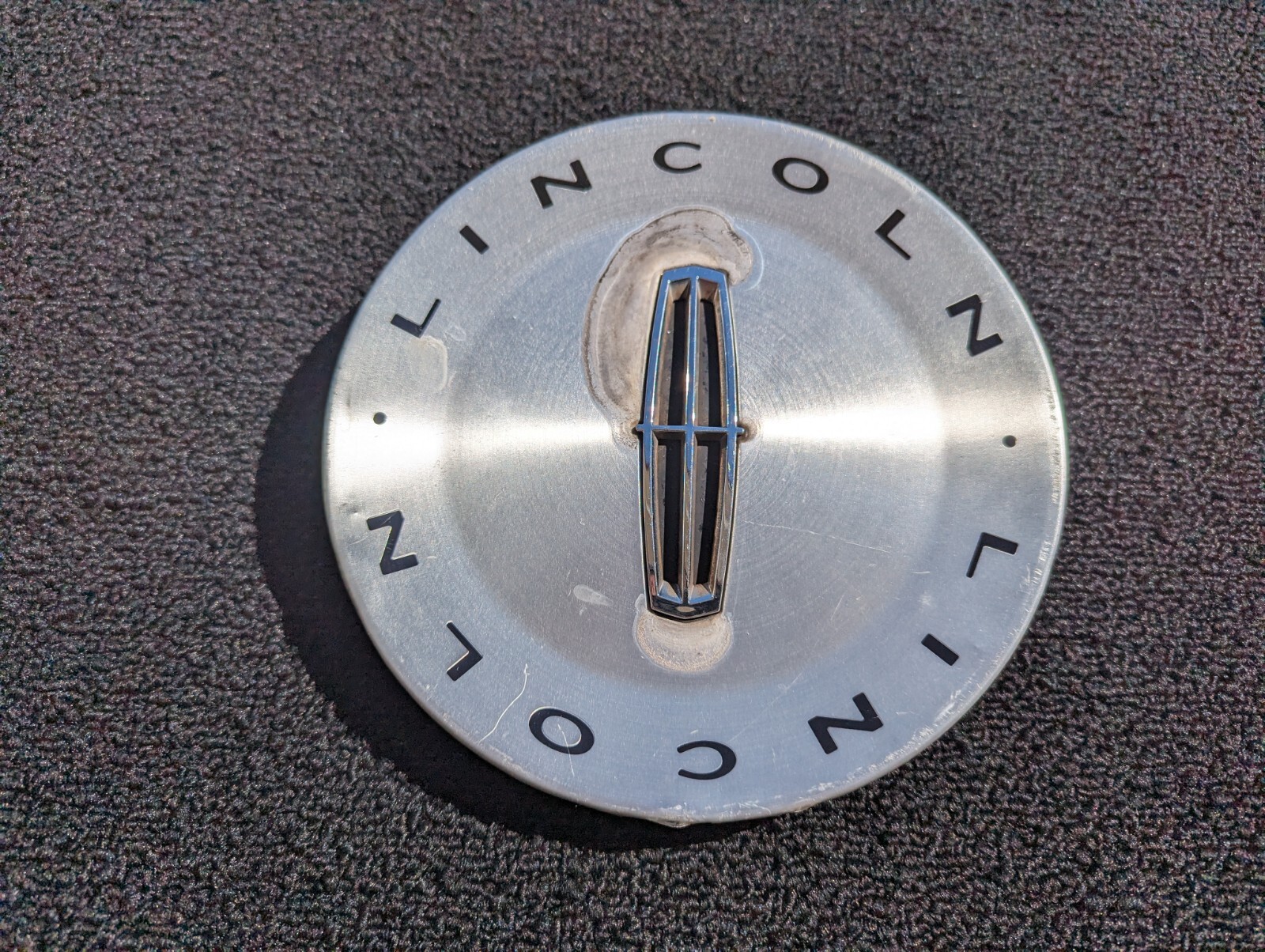 200304 Lincoln Navigator Wheel Center Cap 2L741A096AD FREE