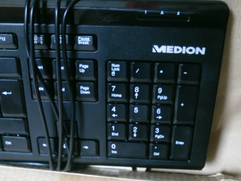 PS/2-Tastatur von Medion DN (Mod. KB08-37) /schwarz /neuwertig - Bild 4 von 4