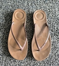 Ladies Size 8 Bronze Fitflops Flip-flops Iqushion Ergonomic Toe-thongs