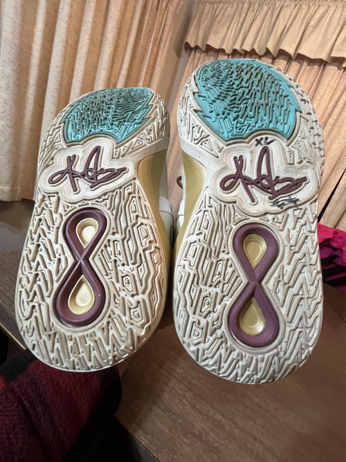 Nike Kyrie Infinity GS Keep Sue Fresh Golden Tribute DD0334-002 Size 6.5Y thumbnail 12