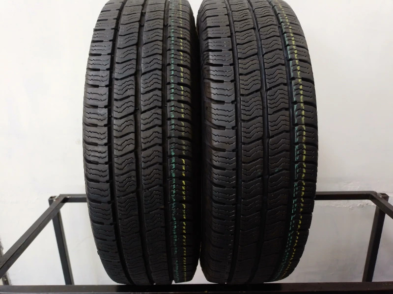 2 Pneumatici USATI BARUM SNOVANIS3 195/75 R16 C 107/105 R DOT: 3022Invernale