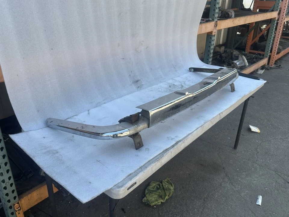 Parachoques trasero Triumph Spitfire 1500 1976 cromado Foto 2 de 4