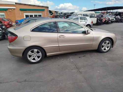 Radiador Agua para MERCEDES-BENZ CLASE C (BM 203) SPORTCOUPE 2002 552743 - Imagen 4 de 10