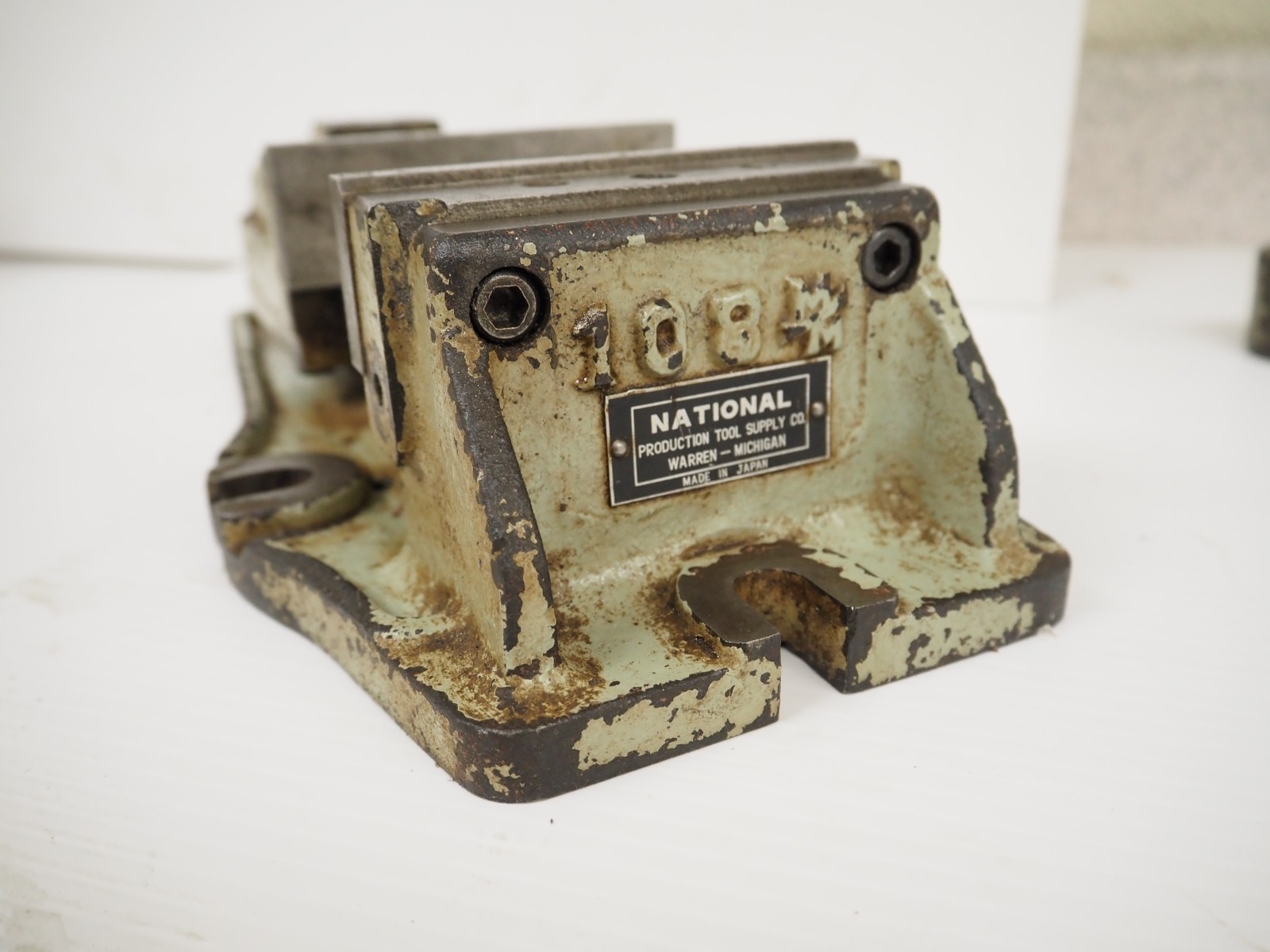 NATIONAL Milling Machine Vise w/ Handle, 4-5/16" Width 2-3/4" Opening