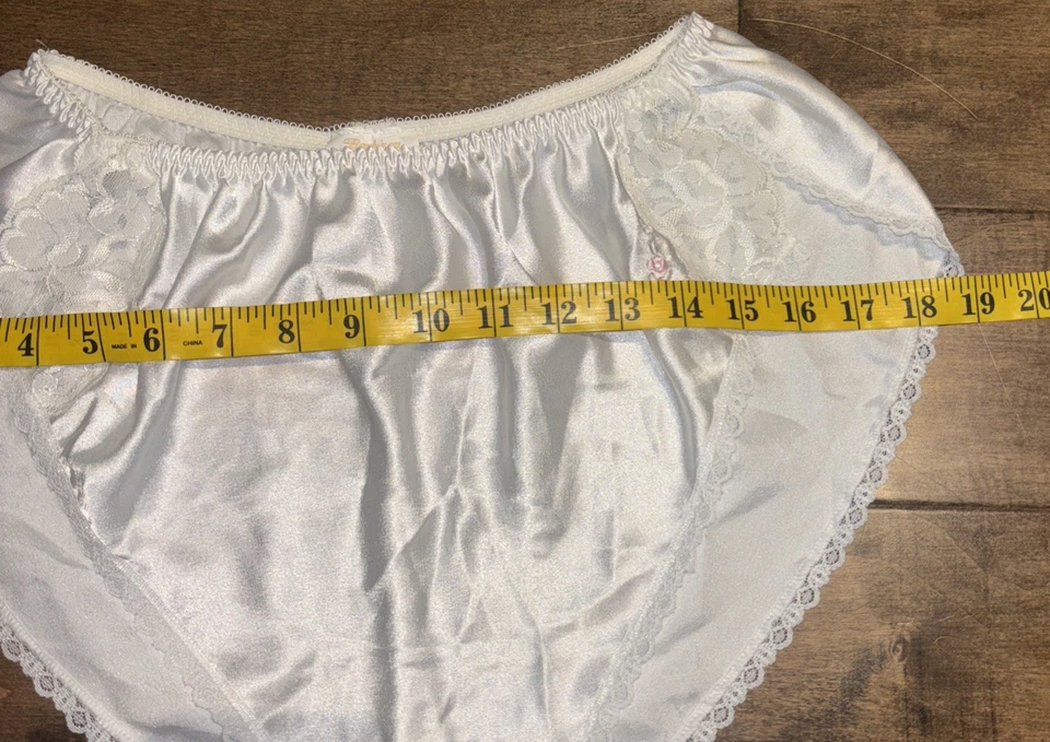 Vintage Barbizon French Cut Flutter Ruffle Panties Small Panty White Flowers - Image 4 of 4