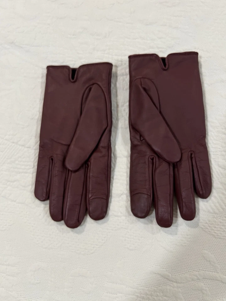 Guantes Coach Esculpidos Firma Acolchados Cuero Oveja Color Rojo Vino Talla 8 Foto 2 de 4
