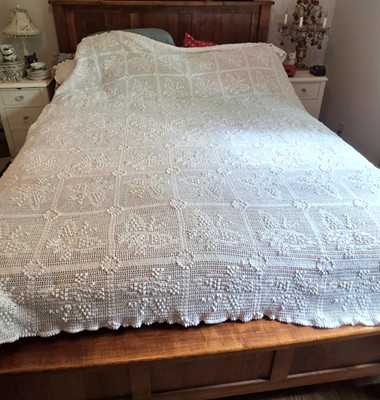 Antique Filet Crochet BUTTERFLY Cotton Coverlet Bedspread Full Queen 84'' X 72''