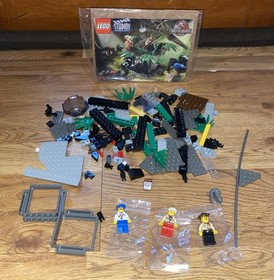 LEGO 1370 Studios Jurassic Park III: Raptor Rumble Complete Manual mini-figures