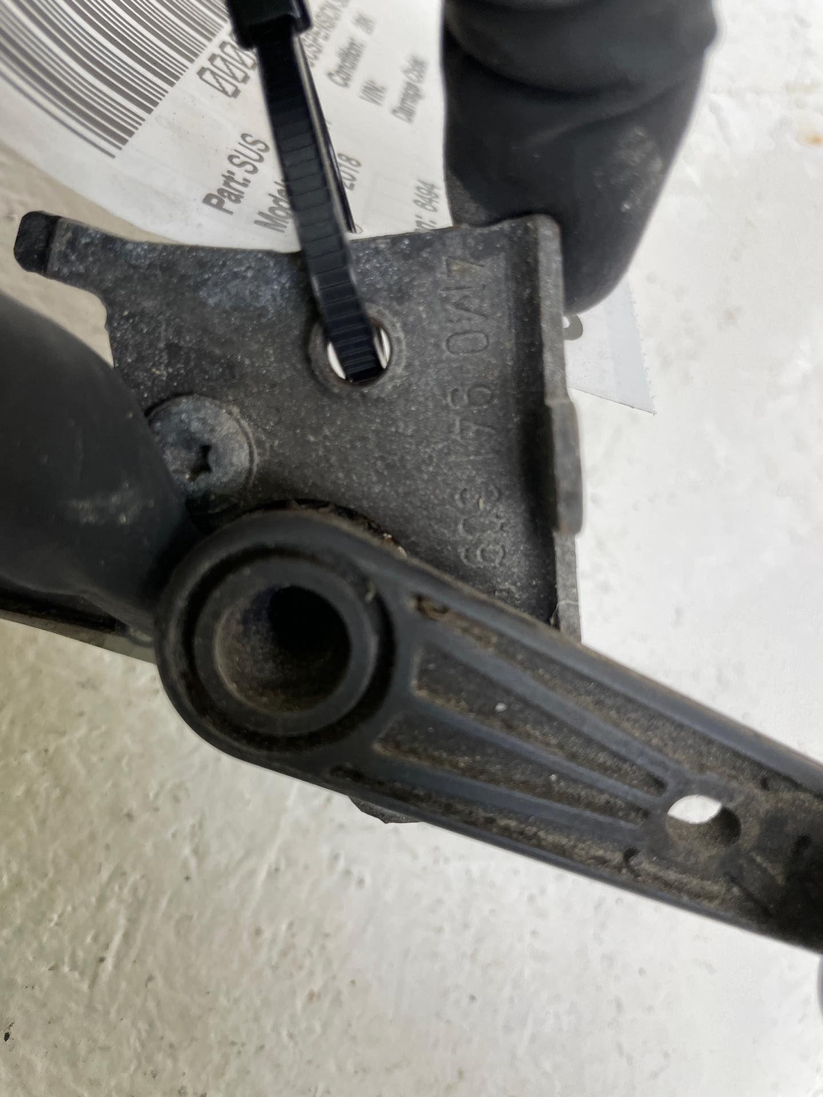 2016-2020 BENTLEY BENTAYGA LEVEL SENSOR REAR LEFT SUSPENSION AIR PLUG 4M0941310H