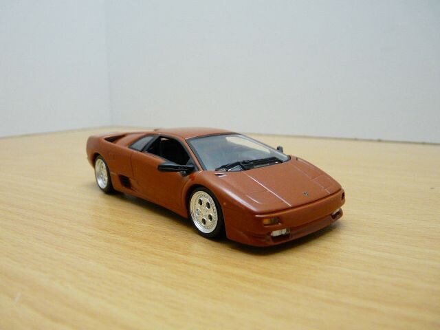 LAMBORGHINI DIABLO cuivre métallisé 1/43 1994