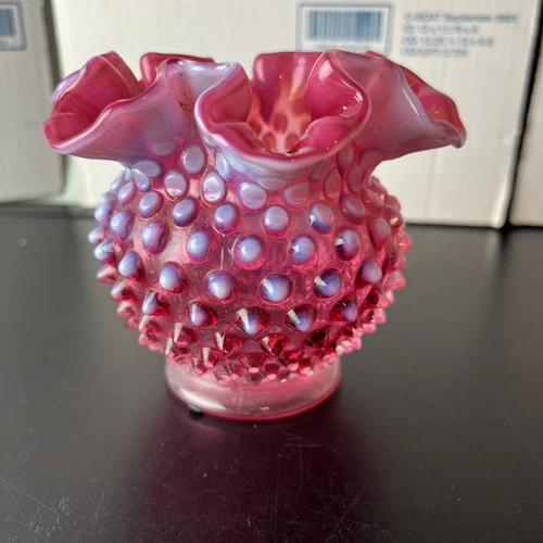 Vintage Fenton Glass Cranberry Opalescent Hobnail Ruffled Rim 3”x3.5” Vase