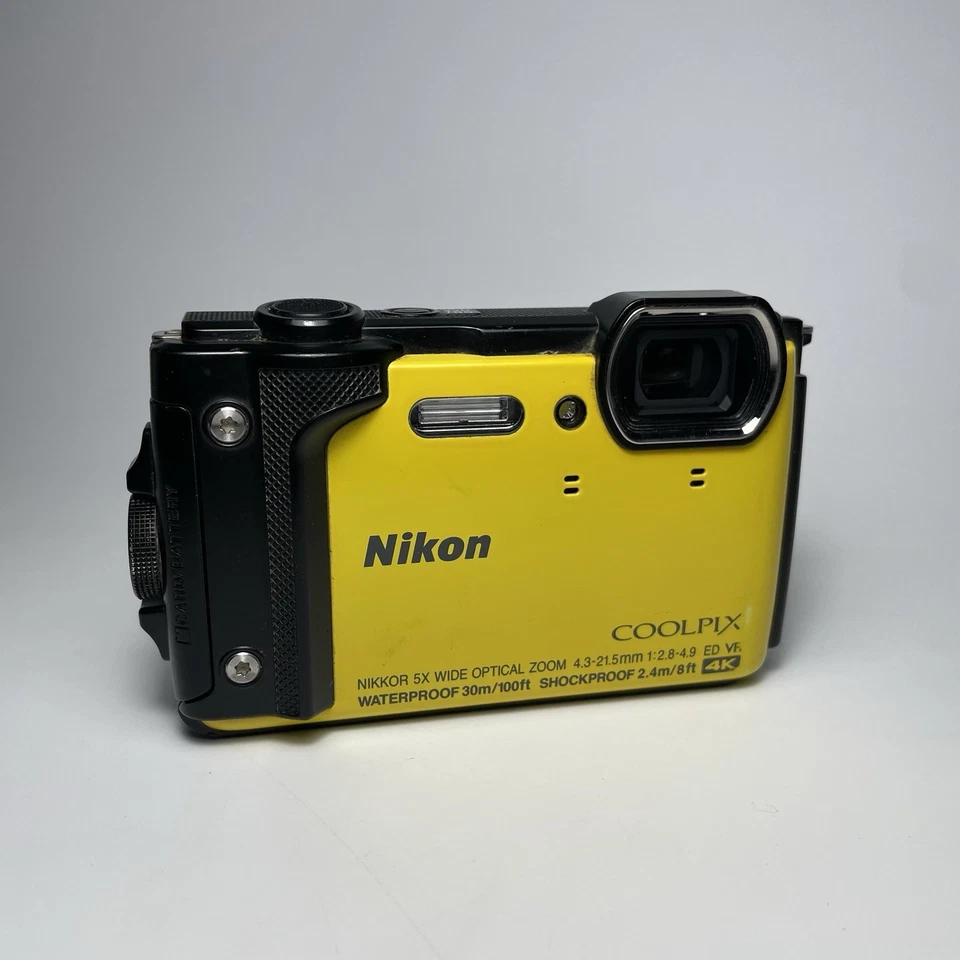 Cámara digital Nikon Coolpix W300 16,0 MP 4K resistente a golpes/frío/polvo/impermeable + extras Foto 2 de 4