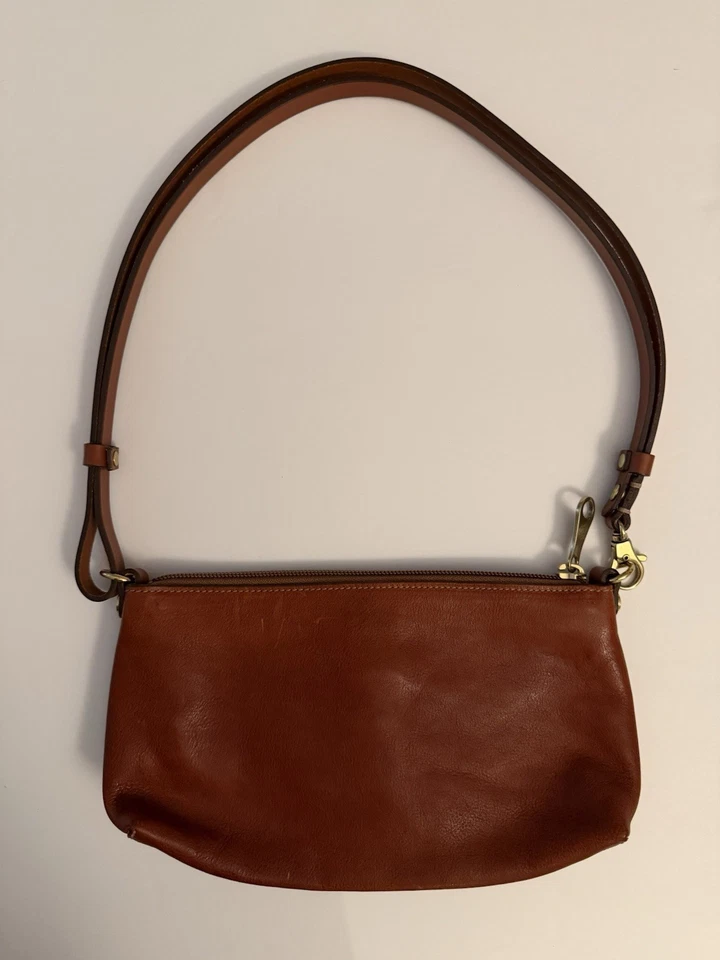 "Bolso de hombro de cuero Il Bisonte Lucia Vachetta 9 3/4"" X 6""" Foto 2 de 4