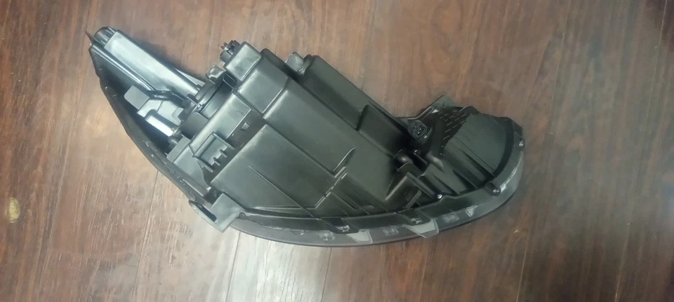 Conjunto de faros laterales halógenos para conductor Hyundai Accent 2012-2014 Foto 2 de 3