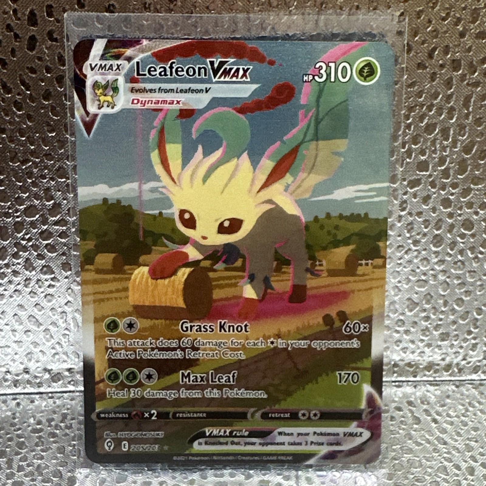 Leafeon VMAX Alt Art Secret Rare Holo 205/203 Evolving Skies 2021 Raw