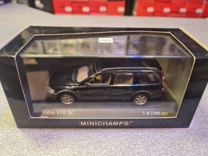 Miniature Minichamps Volvo V70 XC 1:43 – état Impeccable Avec Boîte D'origine