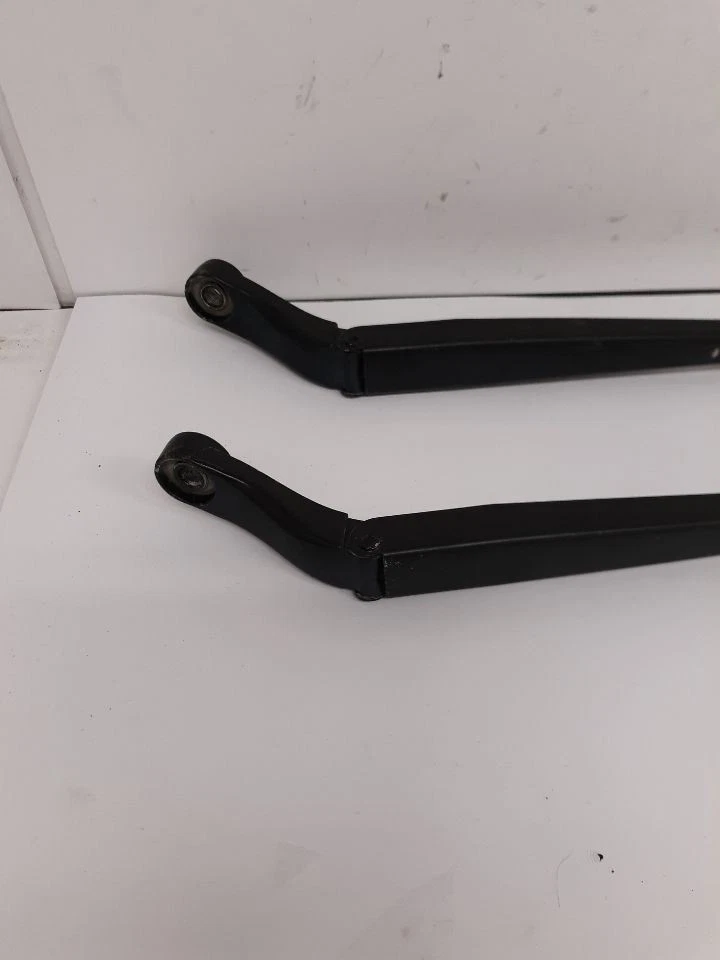 08-14 Juego de brazo limpiaparabrisas AVALANCHE  Foto 2 de 4