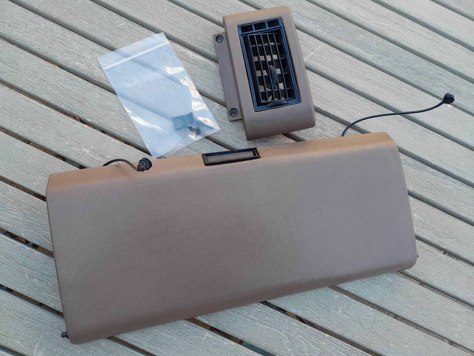 88-94 GMC Chevrolet Truck C1500 Silverado Suburban Sierra Glove Box Kit (BROWN)