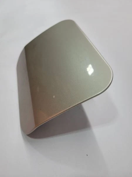 2005-2010 CHRYSLER 300 FUEL FILLER DOOR GOLD - Image 2 of 4