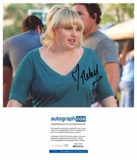 Rebel Wilson “Pitch Perfect” AUTOGRAPH ‘Fat Amy’ Signed 10x8 Photo ACOA