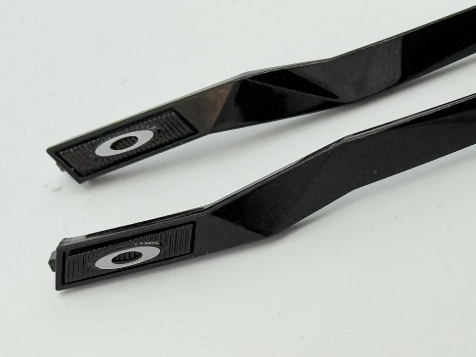 OAKLEY SUTRO «S» СОЛНЦЕЗАЩИТНЫЕ ОЧКИ МАЛЕНЬКИЙ ЗАМЕНЫ ДУЖКИ РУКИ И ЗНАЧКИ ПОЛИРОВАННЫЙ ЧЕРНЫЙ - Изображение 2 из 4