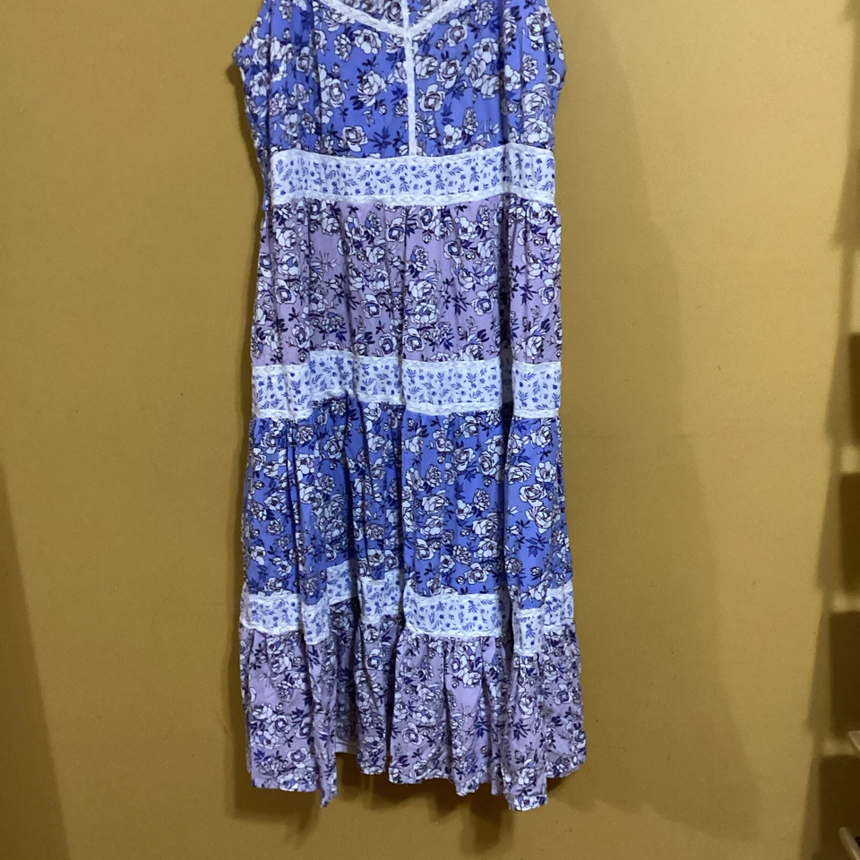 Jessica Simpson 花卉印花细肩带浅衬里太阳裙尺寸 Lg / XL — 第 2/4 张图片