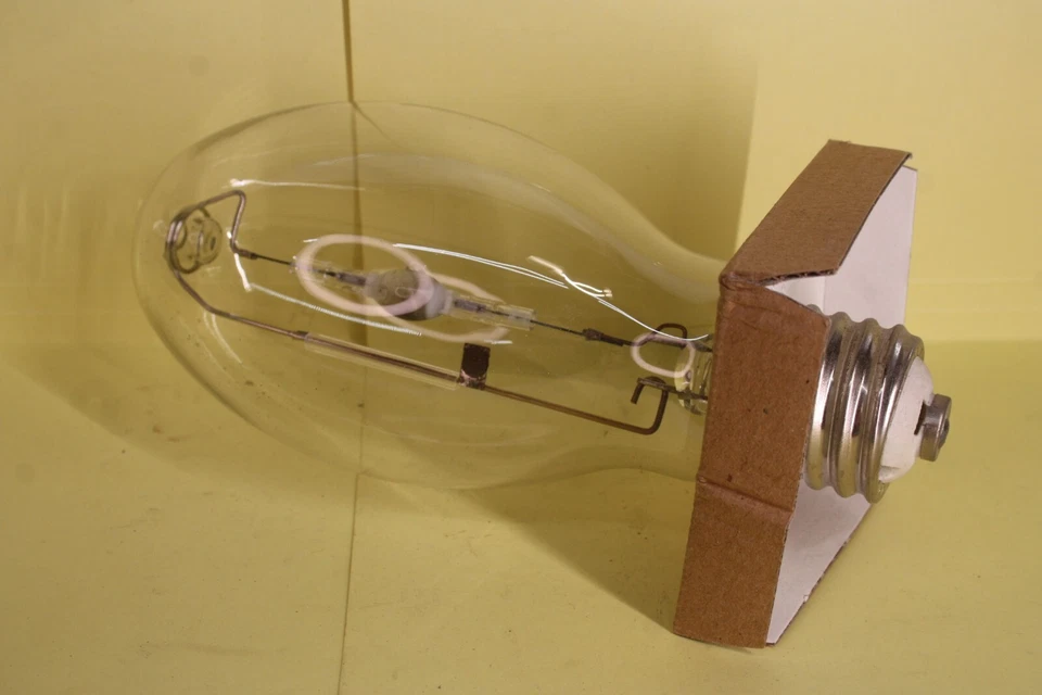 NEW MH100/U/MOG/PS 60003 M90/E ED28 Metal Halide M58 MH Lamp - Image 3 of 4