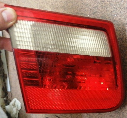 Org. BMW 3er E46 63218368759 Heckleuchte Heckklappe Innen links Rücklicht 386801