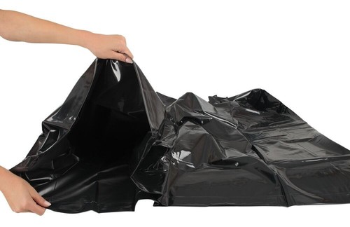 Copripiumino impermeabile laccato nero per massaggi e giochi erotici di coppia - Foto 4 di 8
