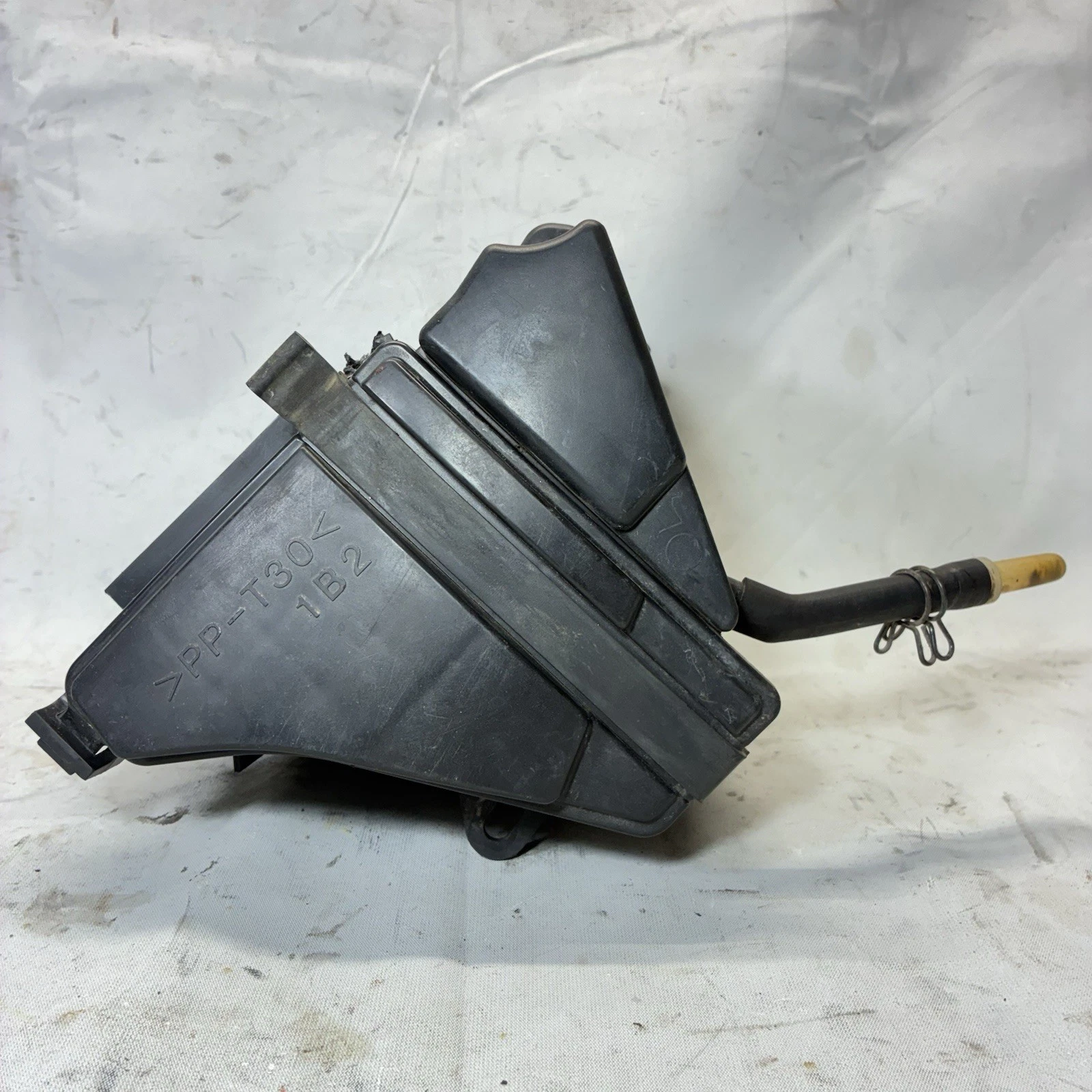 2008 Yamaha TTR125 TT-R 125 Airbox Air Intake Filter Cleaner Housing Box View