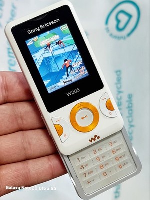 Sony Ericsson W205 Walkman entsperrt Schiebetelefon Top Zustand mit Ladegerät