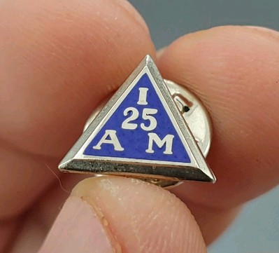 IAMAW Union 25 Year Silver Toned Pin Machinists & Aerospace Workers Vintage