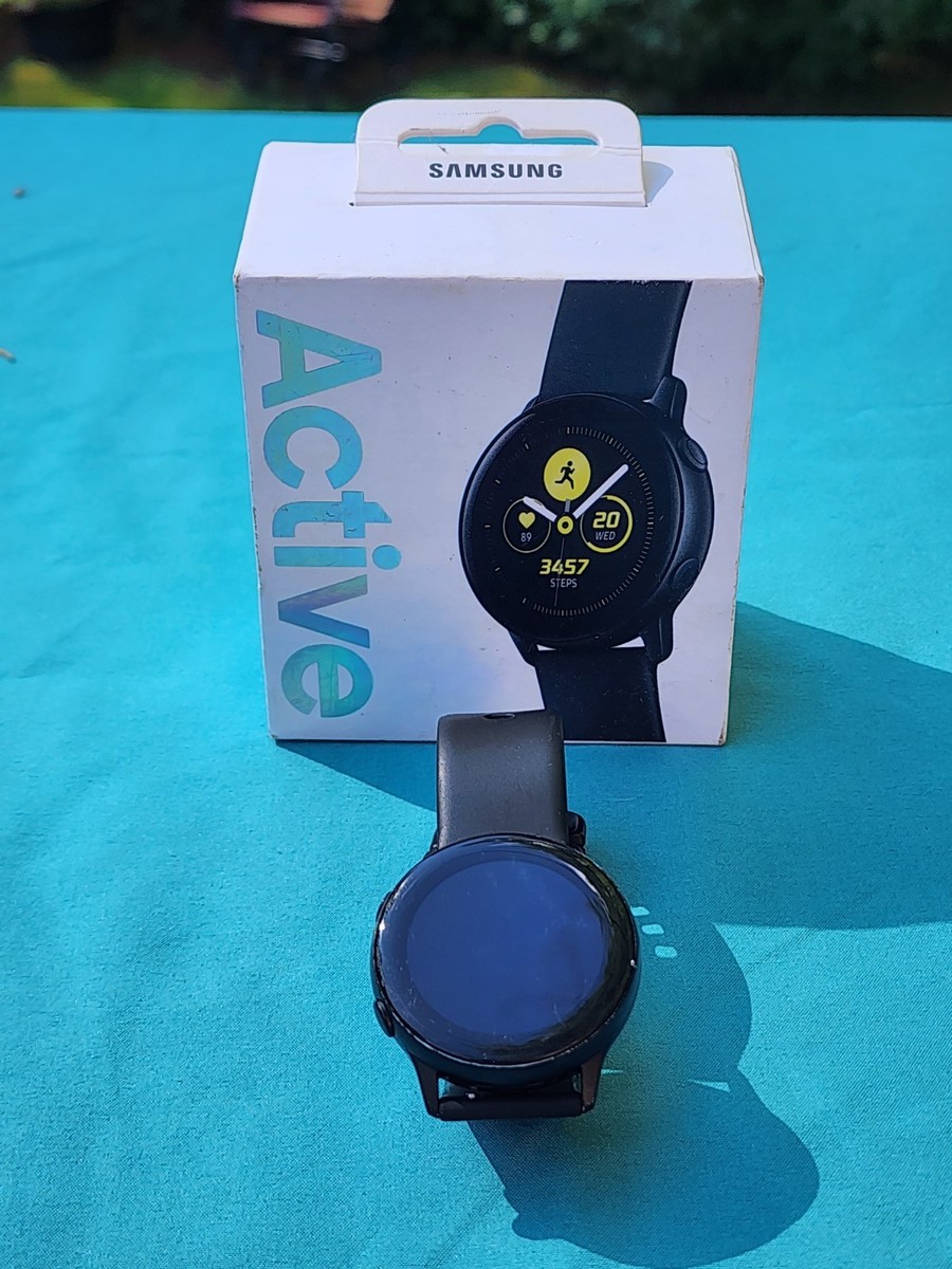 Samsung Galaxy Watch Active 40mm - Black (SM-R500NZKAXAR Samsung Galaxy Watch Active 40mm - Black (SM-R500NZKAXAR