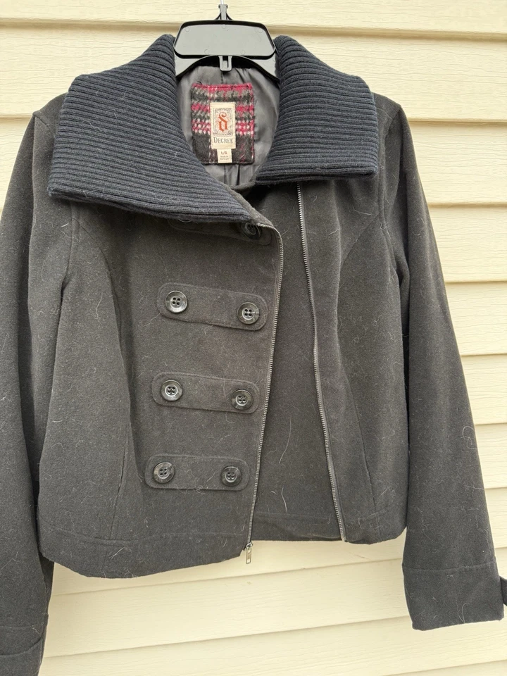 CHAQUETA ABRIGO DECRETO NEGRA DOBLE BOTONADURA DE PUNTO CON CUELLO DE GUISANTE TALLA L/G Foto 3 de 4