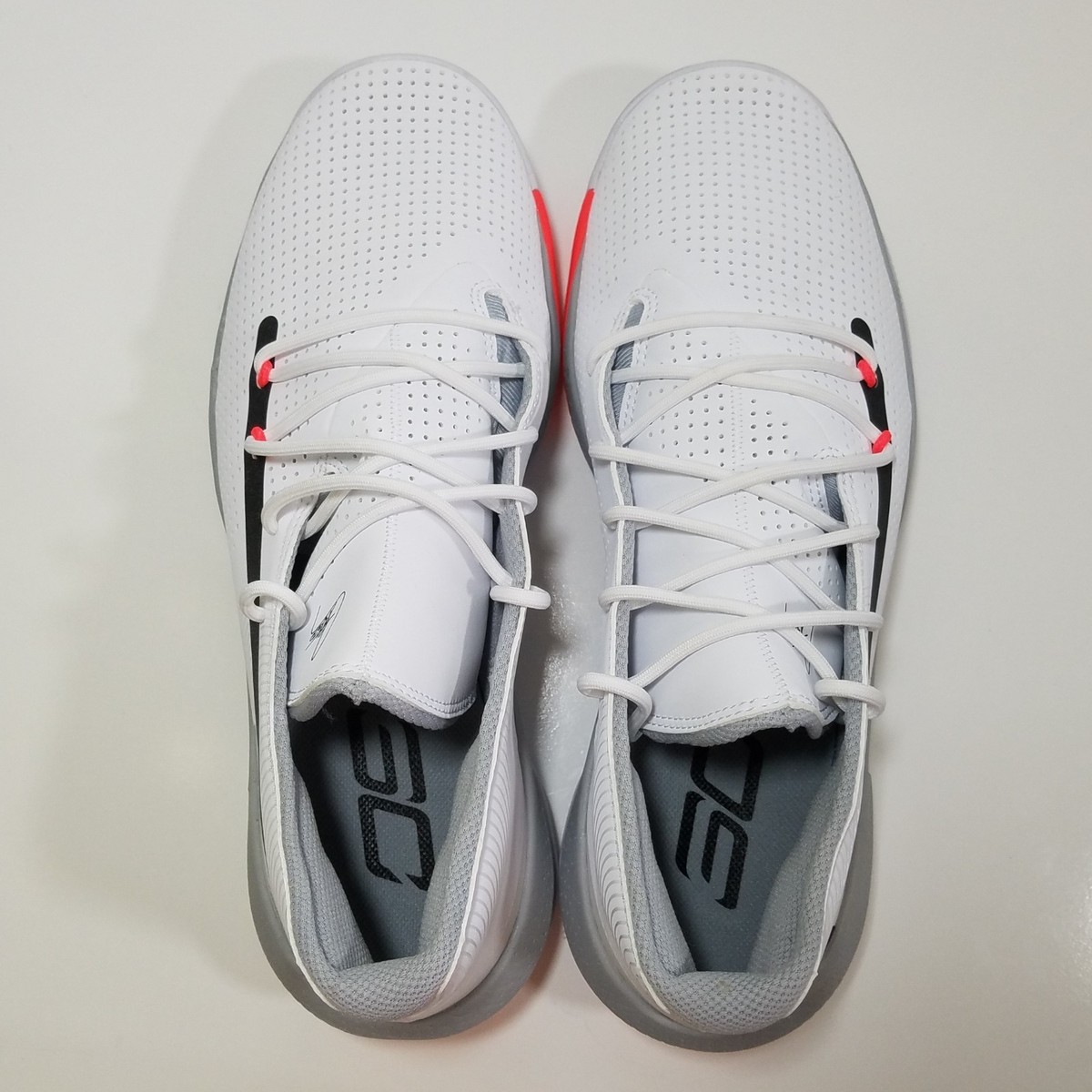 Under Armour Curry 3ZerO 3 Basketball  display picture 2