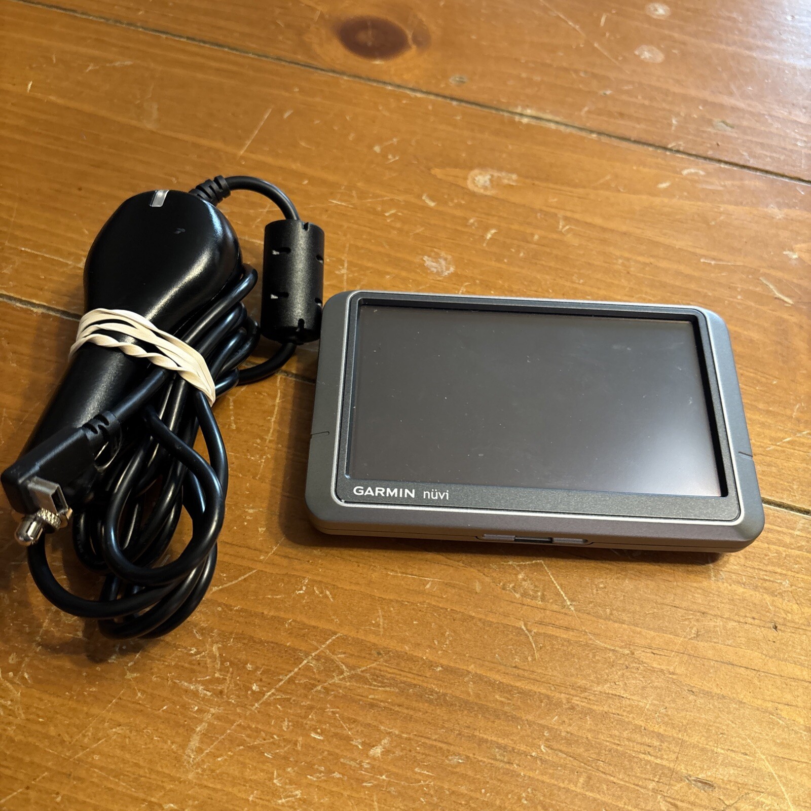 Garmin Nuvi 200W 4.3-inch GPS Navigator with Bonus Accessories