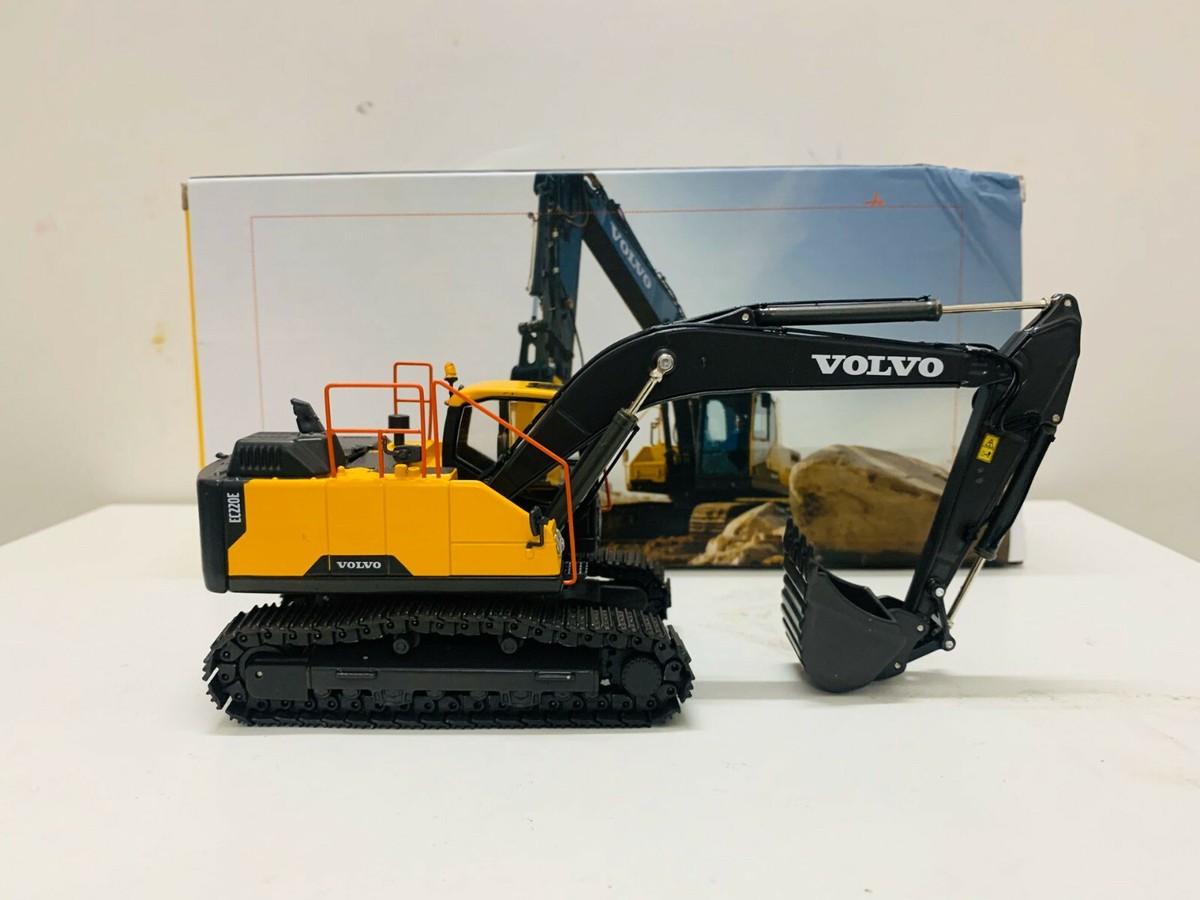Volvo EC220E Crawler Excavator 1/50 DieCast Engineering