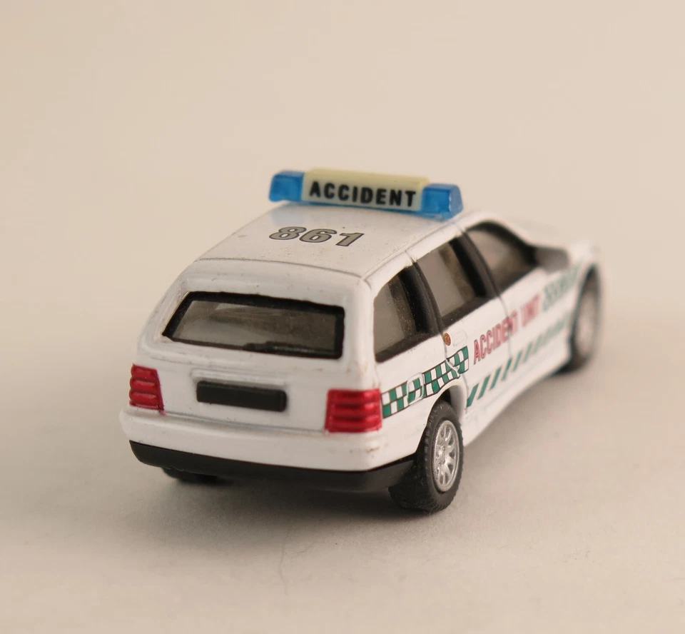 Hongwell 1:72 scale BMW 325i Touring Accident Response A/F — 第 4/4 张图片