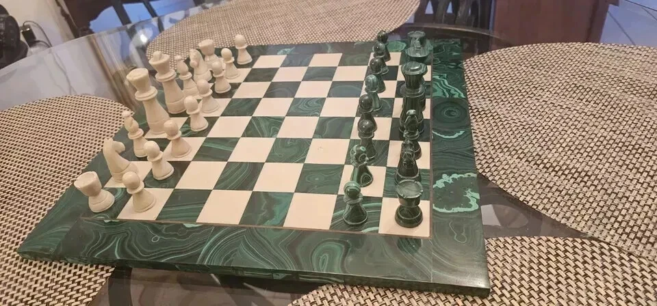 Juego de ajedrez vintage de jade verde malaquita y mármol blanco - hecho a mano 14"x14" pulgadas Foto 4 de 4