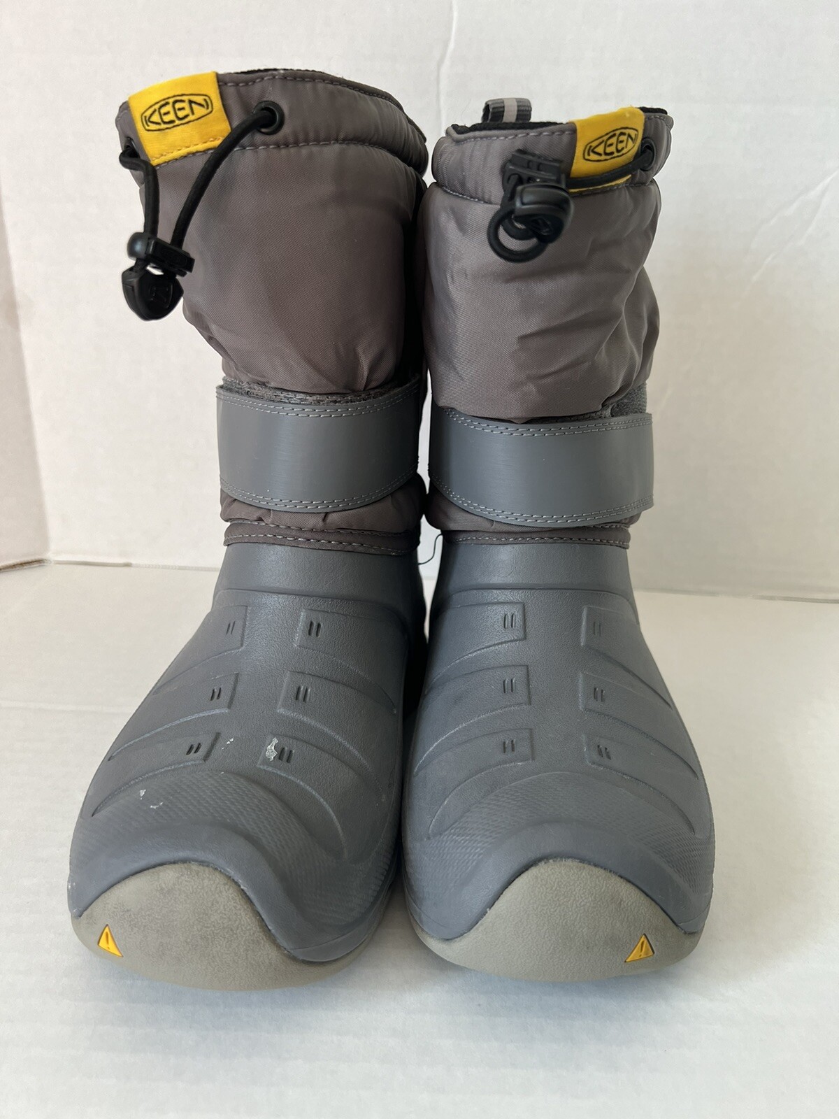 Stivali invernali Keen Lumi 2 grandi bambini giovani grigio rosa isolati US 4 EU 36